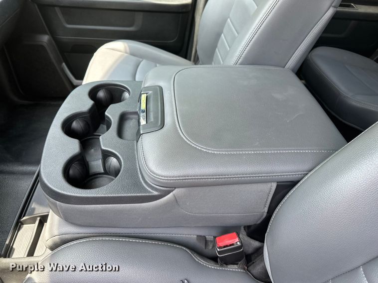 image for item DJ6242 2019 Dodge Ram 1500 Classic Crew Cab pickup truck