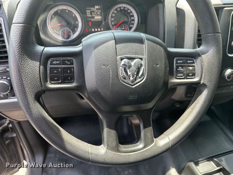 image for item DJ6242 2019 Dodge Ram 1500 Classic Crew Cab pickup truck