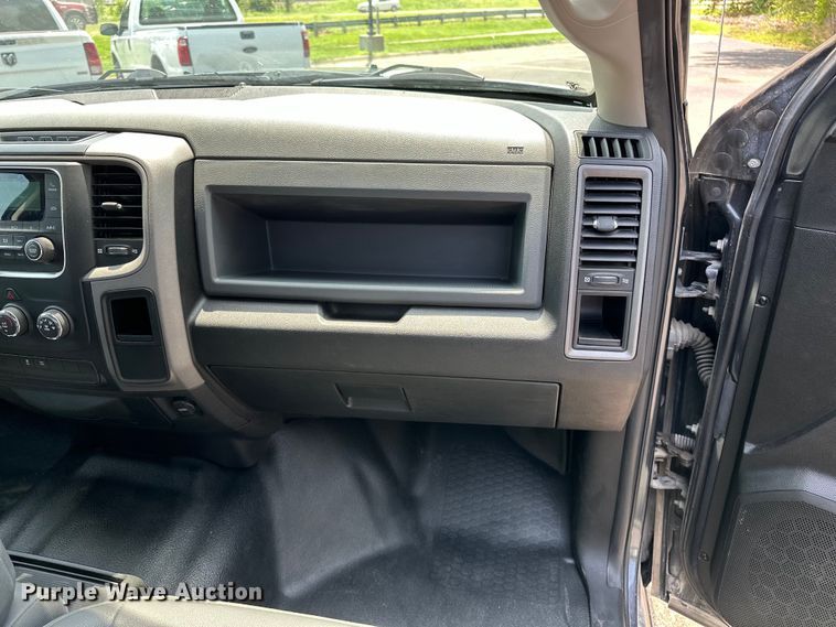 image for item DJ6242 2019 Dodge Ram 1500 Classic Crew Cab pickup truck