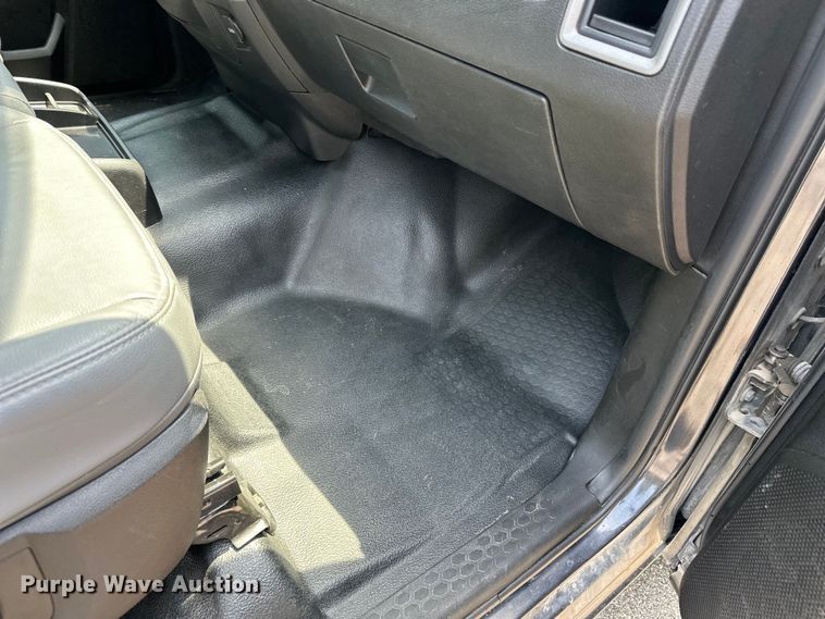 image for item DJ6242 2019 Dodge Ram 1500 Classic Crew Cab pickup truck