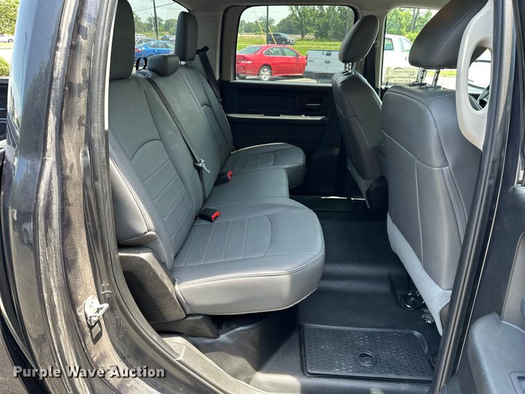 image for item DJ6242 2019 Dodge Ram 1500 Classic Crew Cab pickup truck