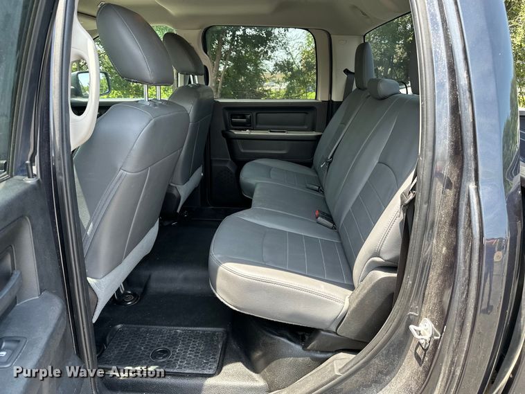 image for item DJ6242 2019 Dodge Ram 1500 Classic Crew Cab pickup truck