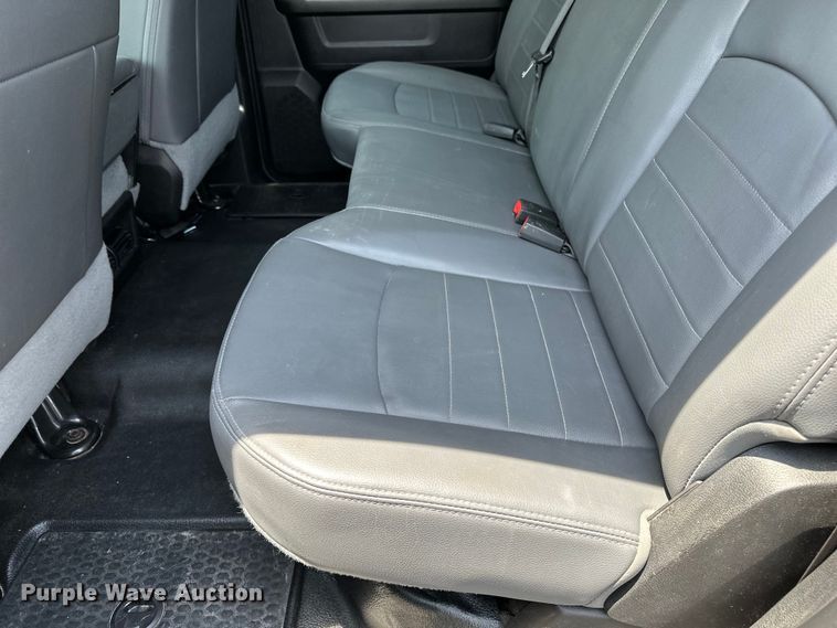 image for item DJ6242 2019 Dodge Ram 1500 Classic Crew Cab pickup truck