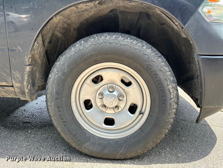 image for item DJ6242 2019 Dodge Ram 1500 Classic Crew Cab pickup truck