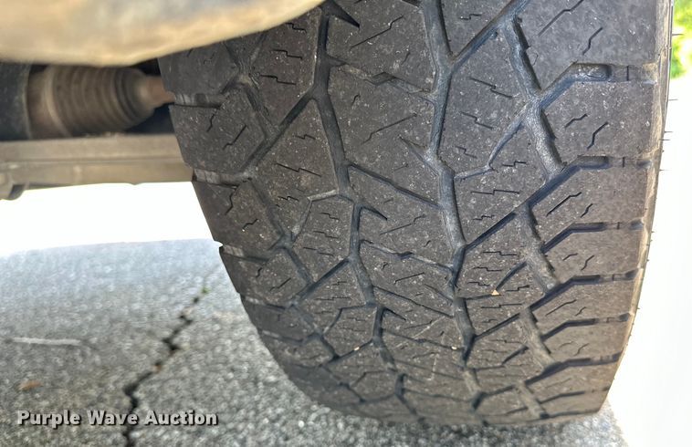 image for item DJ6242 2019 Dodge Ram 1500 Classic Crew Cab pickup truck