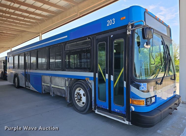image for item DM1625 2006 Gillig  G29D102N4 transit bus