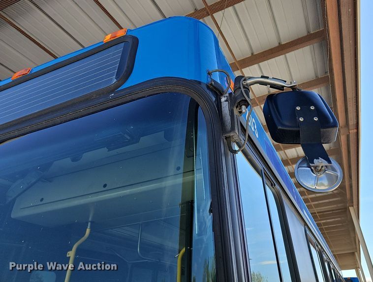 image for item DM1625 2006 Gillig  G29D102N4 transit bus