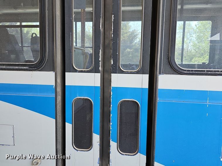 image for item DM1625 2006 Gillig  G29D102N4 transit bus