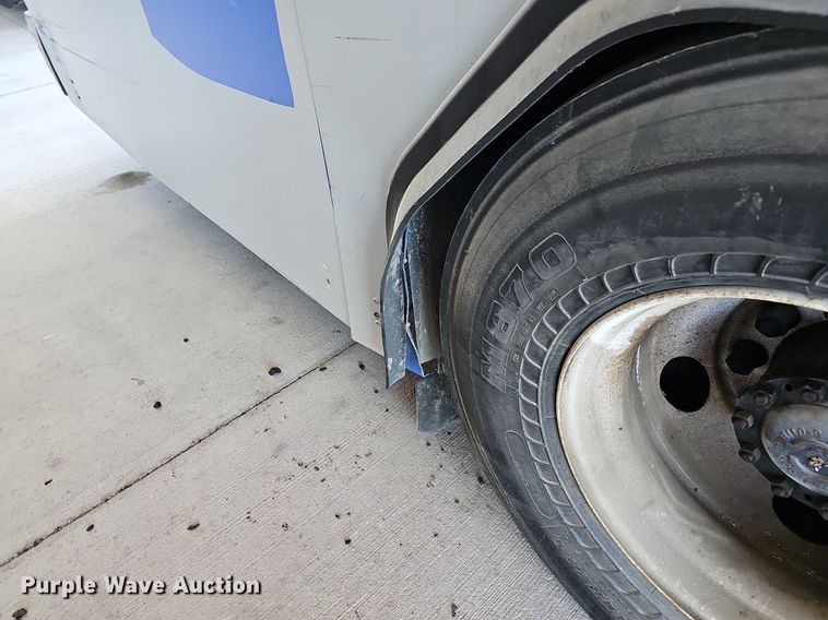 image for item DM1625 2006 Gillig  G29D102N4 transit bus