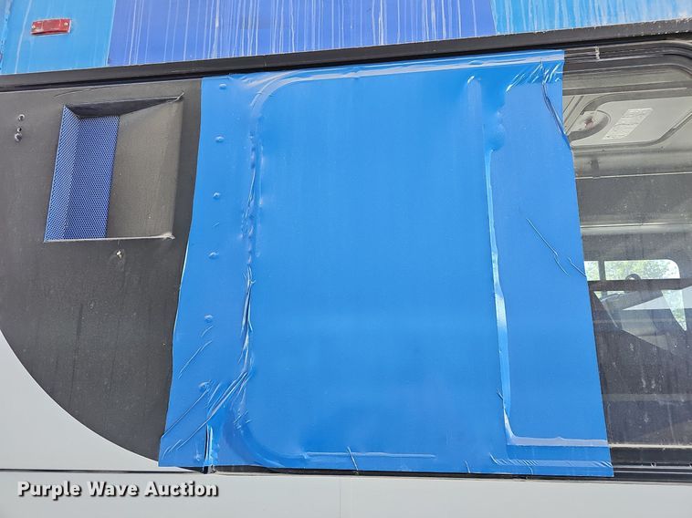 image for item DM1625 2006 Gillig  G29D102N4 transit bus