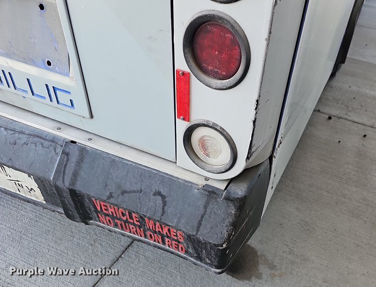 image for item DM1625 2006 Gillig  G29D102N4 transit bus