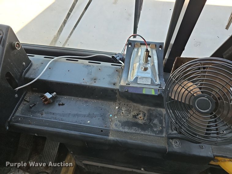 image for item DM1625 2006 Gillig  G29D102N4 transit bus