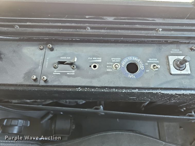 image for item DM1625 2006 Gillig  G29D102N4 transit bus