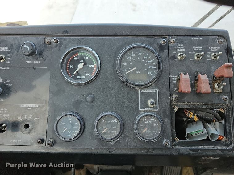 image for item DM1625 2006 Gillig  G29D102N4 transit bus