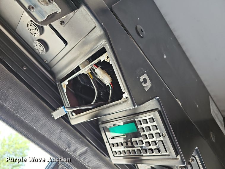 image for item DM1625 2006 Gillig  G29D102N4 transit bus