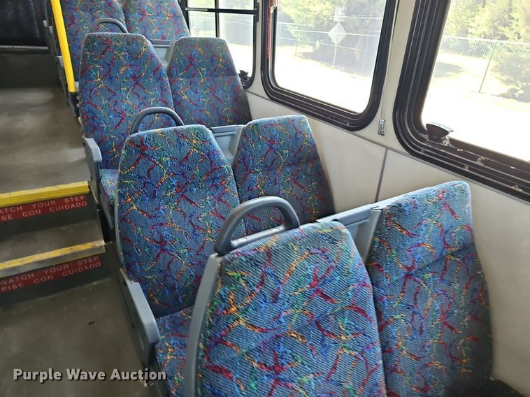 image for item DM1625 2006 Gillig  G29D102N4 transit bus