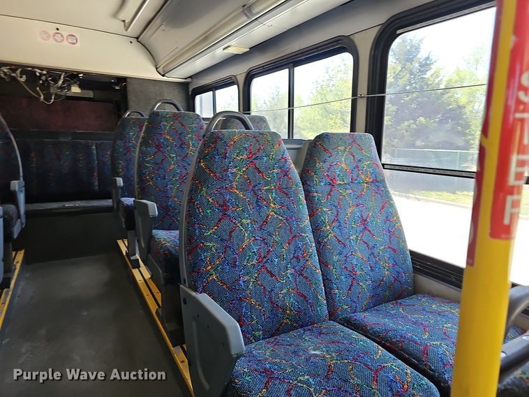 image for item DM1625 2006 Gillig  G29D102N4 transit bus