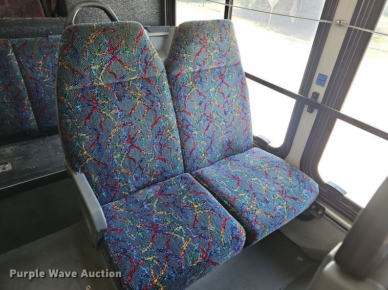 image for item DM1625 2006 Gillig  G29D102N4 transit bus