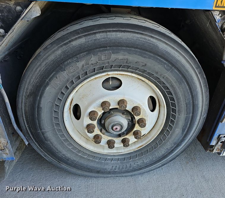 image for item DM1625 2006 Gillig  G29D102N4 transit bus