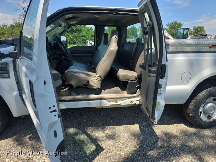 image for item DM1731 2008 Ford F250 Super Duty XL SuperCab pickup truck