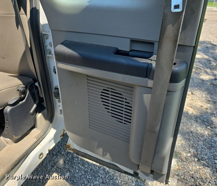 image for item DM1731 2008 Ford F250 Super Duty XL SuperCab pickup truck