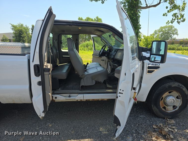 image for item DM1731 2008 Ford F250 Super Duty XL SuperCab pickup truck