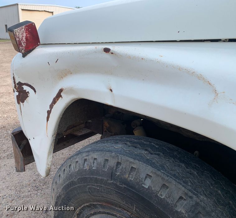 image for item DM7840 1973 Ford  F600 flatbed truck