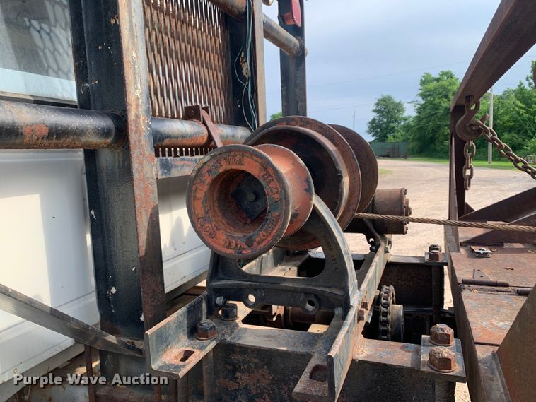 image for item DM7840 1973 Ford  F600 flatbed truck