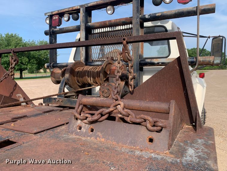 image for item DM7840 1973 Ford  F600 flatbed truck