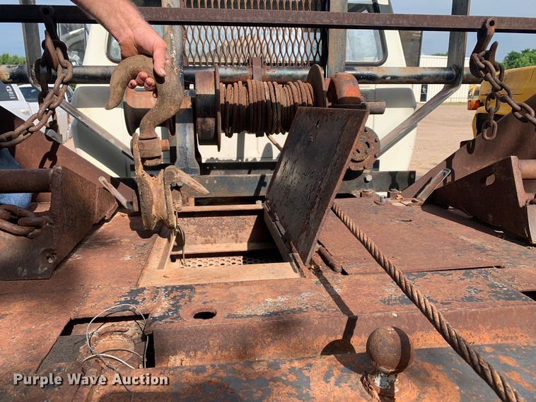 image for item DM7840 1973 Ford  F600 flatbed truck