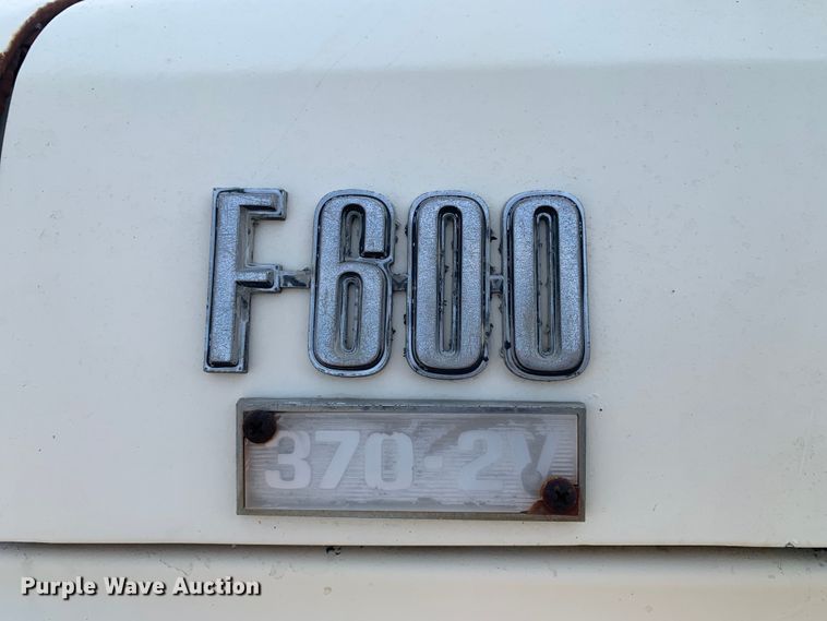 image for item DM7840 1973 Ford  F600 flatbed truck