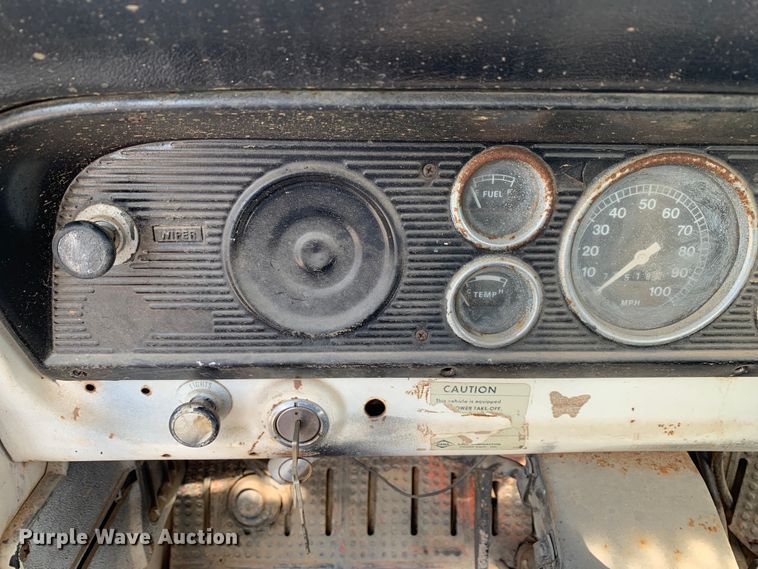 image for item DM7840 1973 Ford  F600 flatbed truck