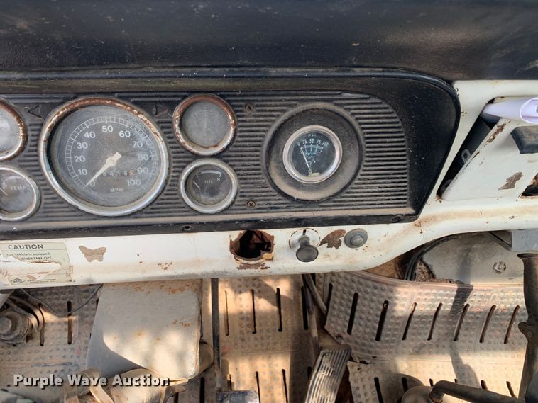 image for item DM7840 1973 Ford  F600 flatbed truck