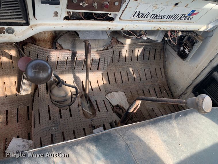 image for item DM7840 1973 Ford  F600 flatbed truck