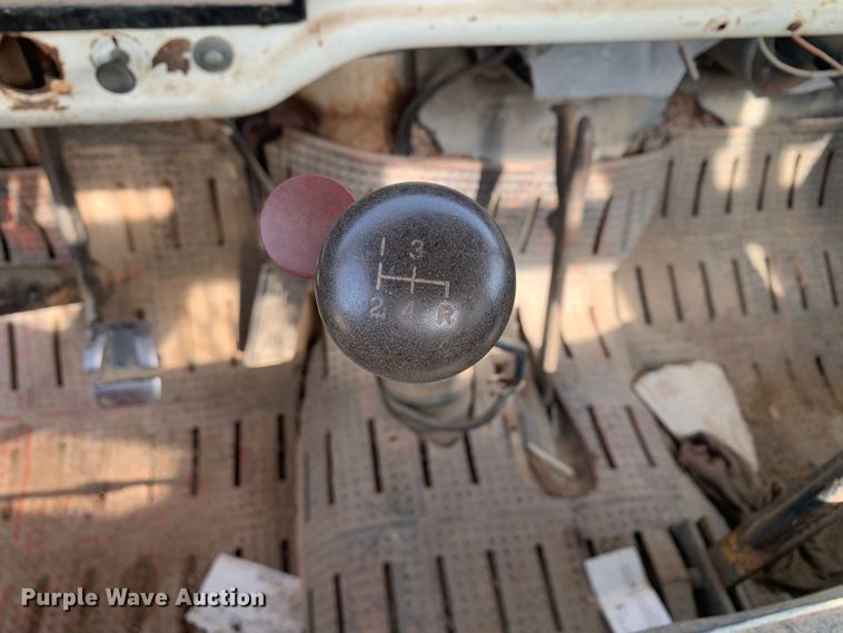 image for item DM7840 1973 Ford  F600 flatbed truck