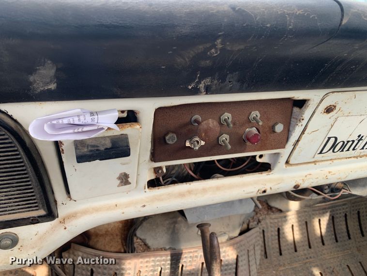 image for item DM7840 1973 Ford  F600 flatbed truck