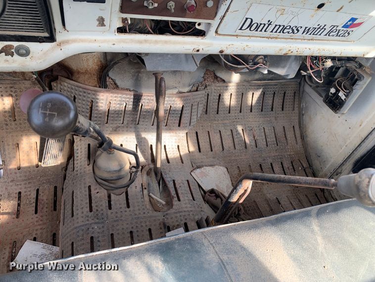 image for item DM7840 1973 Ford  F600 flatbed truck