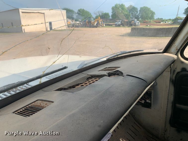 image for item DM7840 1973 Ford  F600 flatbed truck