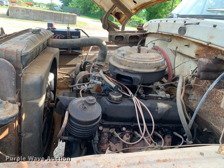 image for item DM7840 1973 Ford  F600 flatbed truck