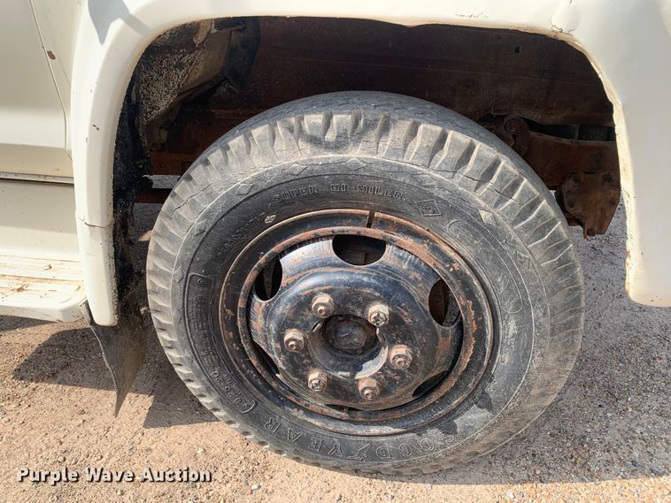 image for item DM7840 1973 Ford  F600 flatbed truck