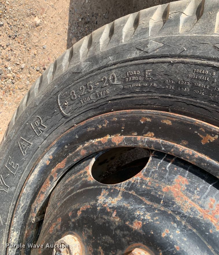 image for item DM7840 1973 Ford  F600 flatbed truck