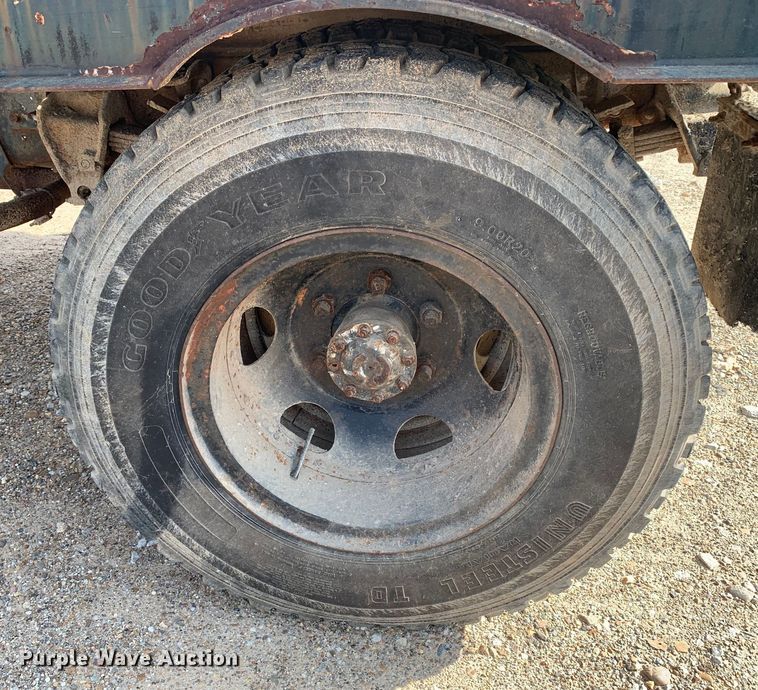 image for item DM7840 1973 Ford  F600 flatbed truck