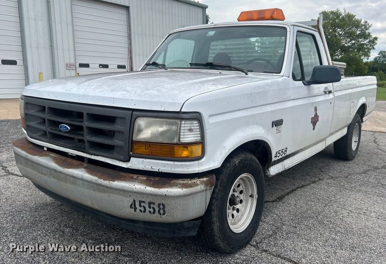 image for item DO6570 1996 Ford F150 pickup truck