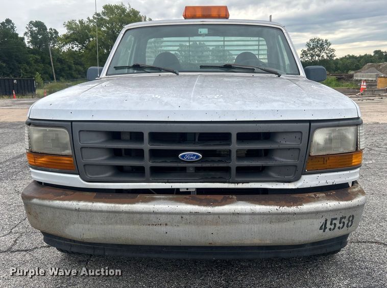 image for item DO6570 1996 Ford F150 pickup truck