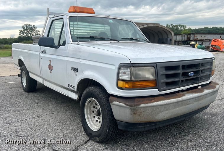 image for item DO6570 1996 Ford F150 pickup truck