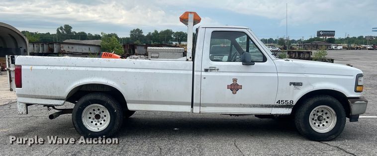 image for item DO6570 1996 Ford F150 pickup truck