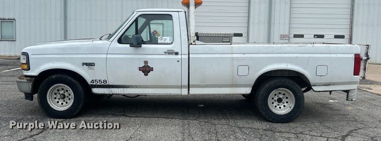 image for item DO6570 1996 Ford F150 pickup truck