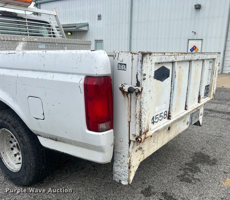 image for item DO6570 1996 Ford F150 pickup truck