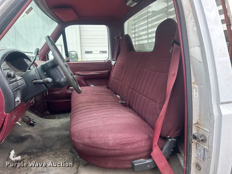 image for item DO6570 1996 Ford F150 pickup truck