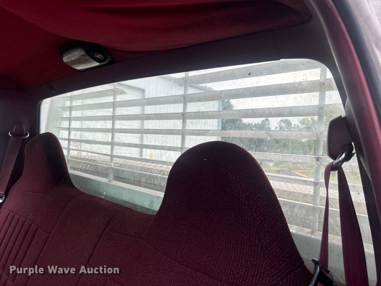 image for item DO6570 1996 Ford F150 pickup truck